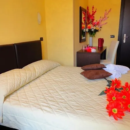 メモレ ゲストハウス 3*